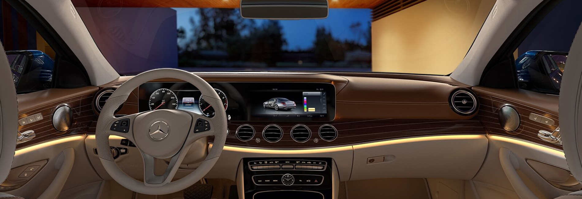 Mercedes-Benz E-Class: Openingclosing the garage door Mercedes-Benz E-Class: Openingclosing the garage door