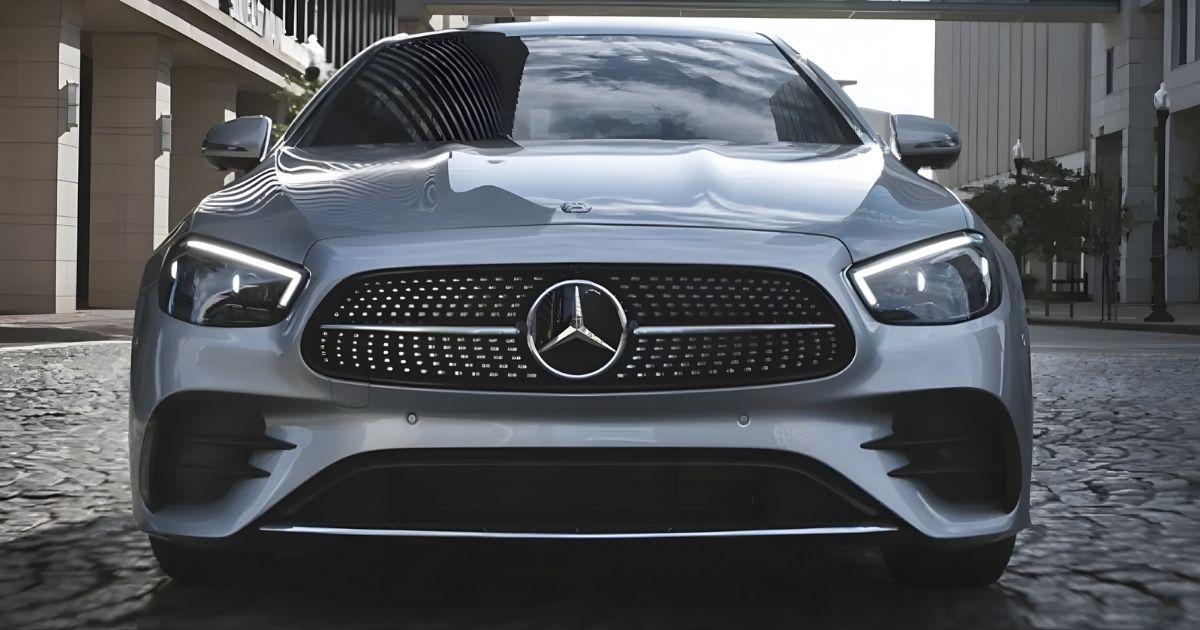 Mercedes-Benz Lease Deals vs Financing: Which Option Saves Fort Walton Drivers More?