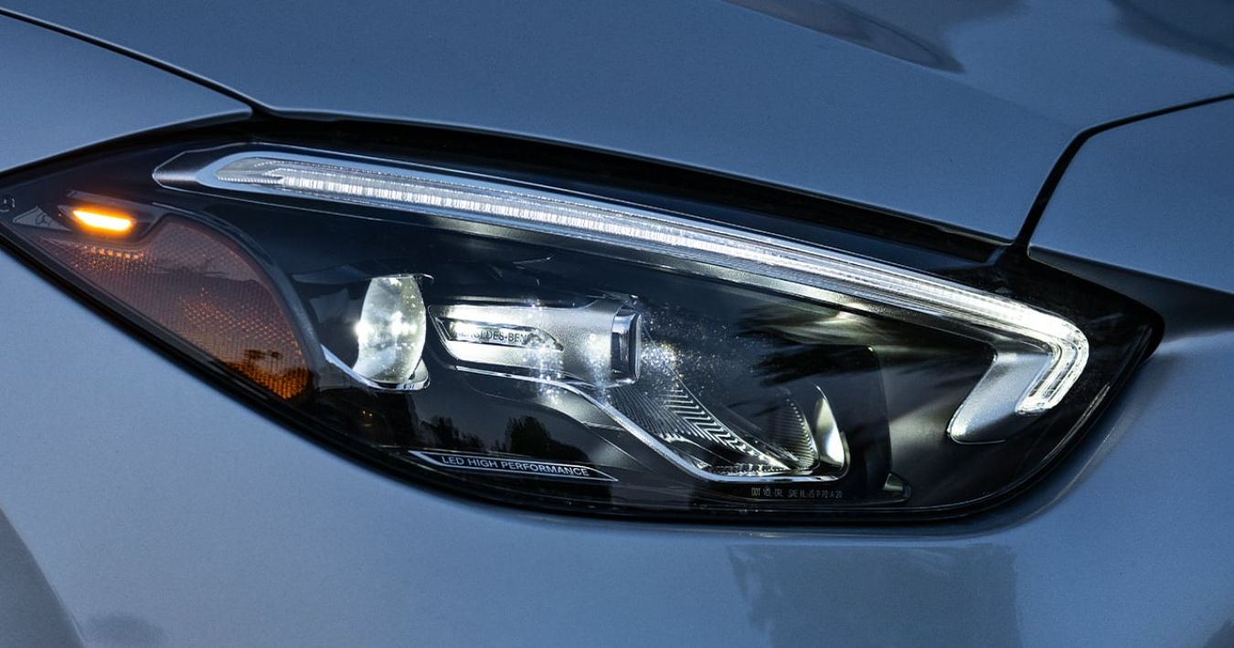 The LED headlights of the 2026 Mercedes-Benz C-Class