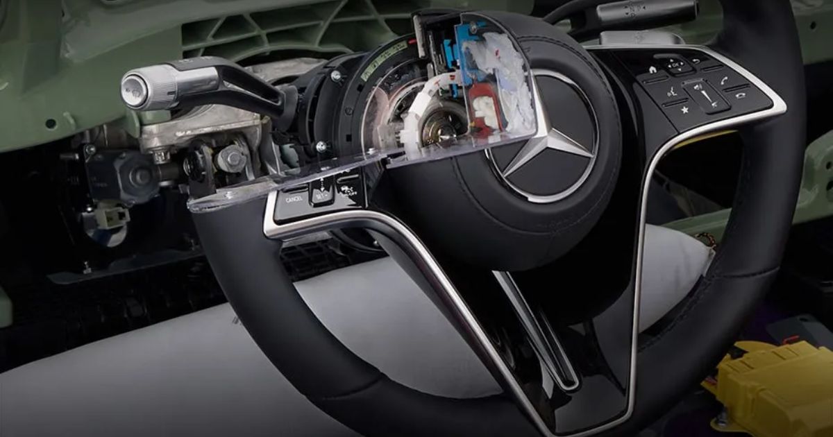 The power steering feature of the Mercedes-Benz S-Class comes from the W112 300SE.