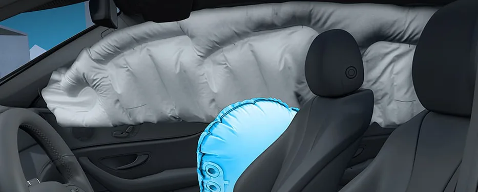 Deployed air bag system in the Mercedes-AMG G 63
