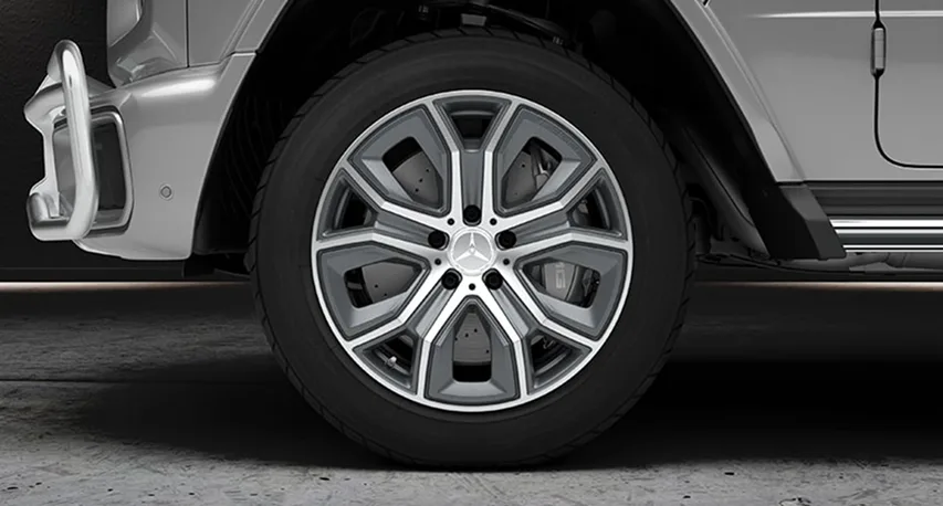 20-inch AMG twin 5-spoke wheel