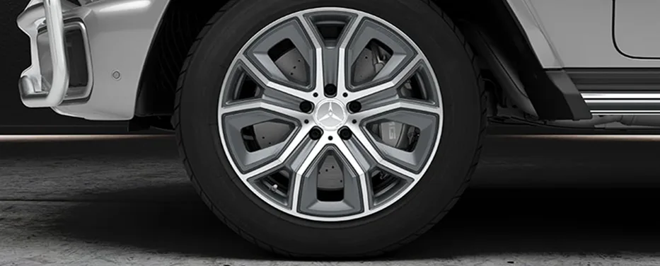 20-inch AMG twin 5-spoke wheel on the Mercedes-AMG G 63