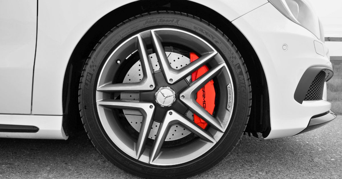 Mercedes-Benz Tire Service in Fort Walton Beach: Rotation, Alignment, and When to Replace